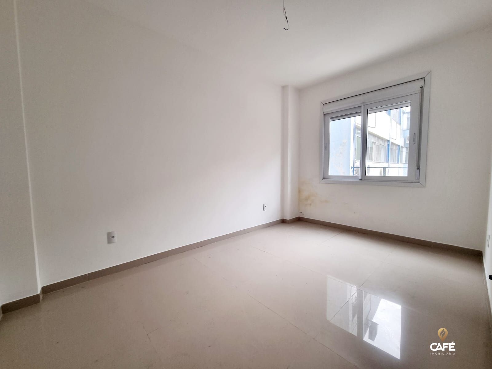 Apartamento à venda com 3 quartos, 145m² - Foto 2