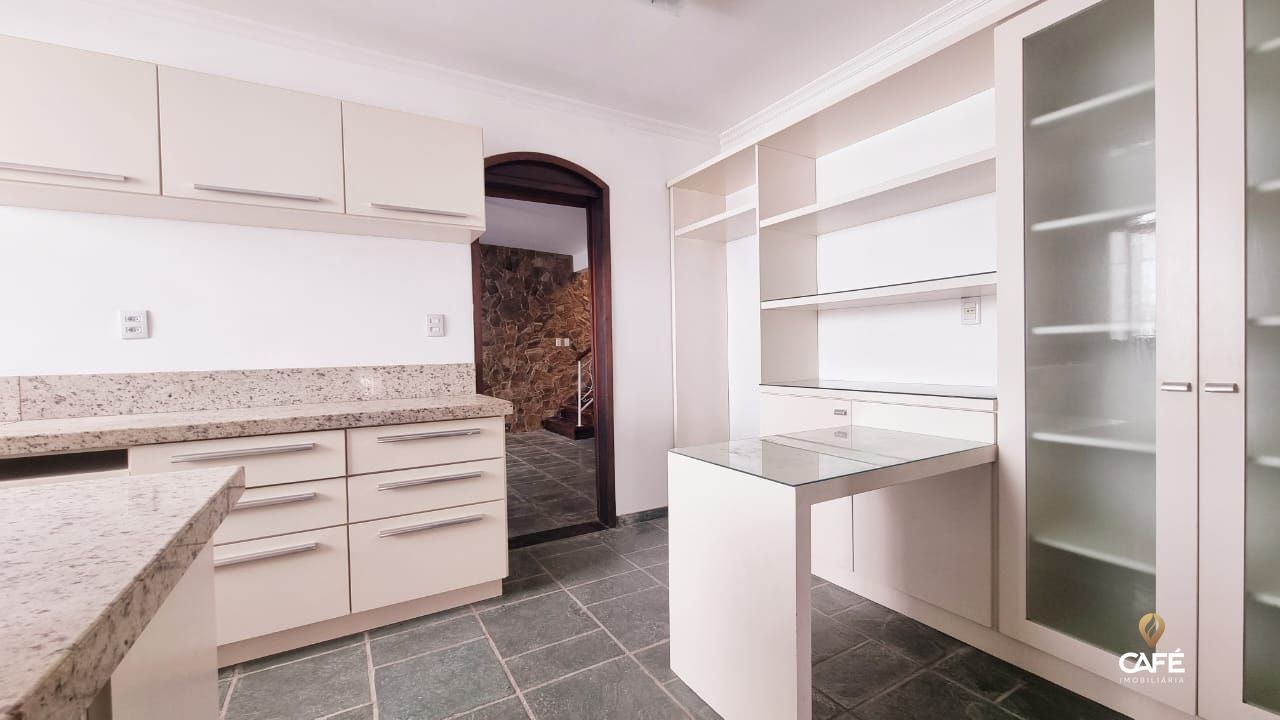 Casa à venda com 3 quartos, 241m² - Foto 15