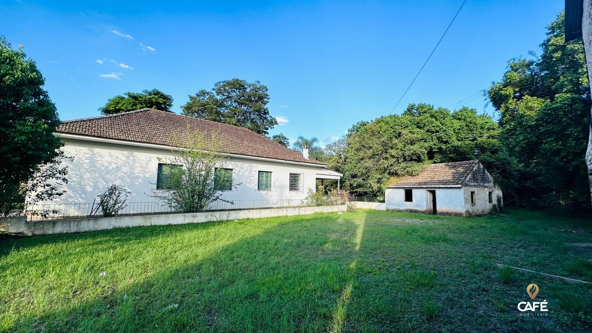 Casa à venda com 4 quartos, 120m² - Foto 2