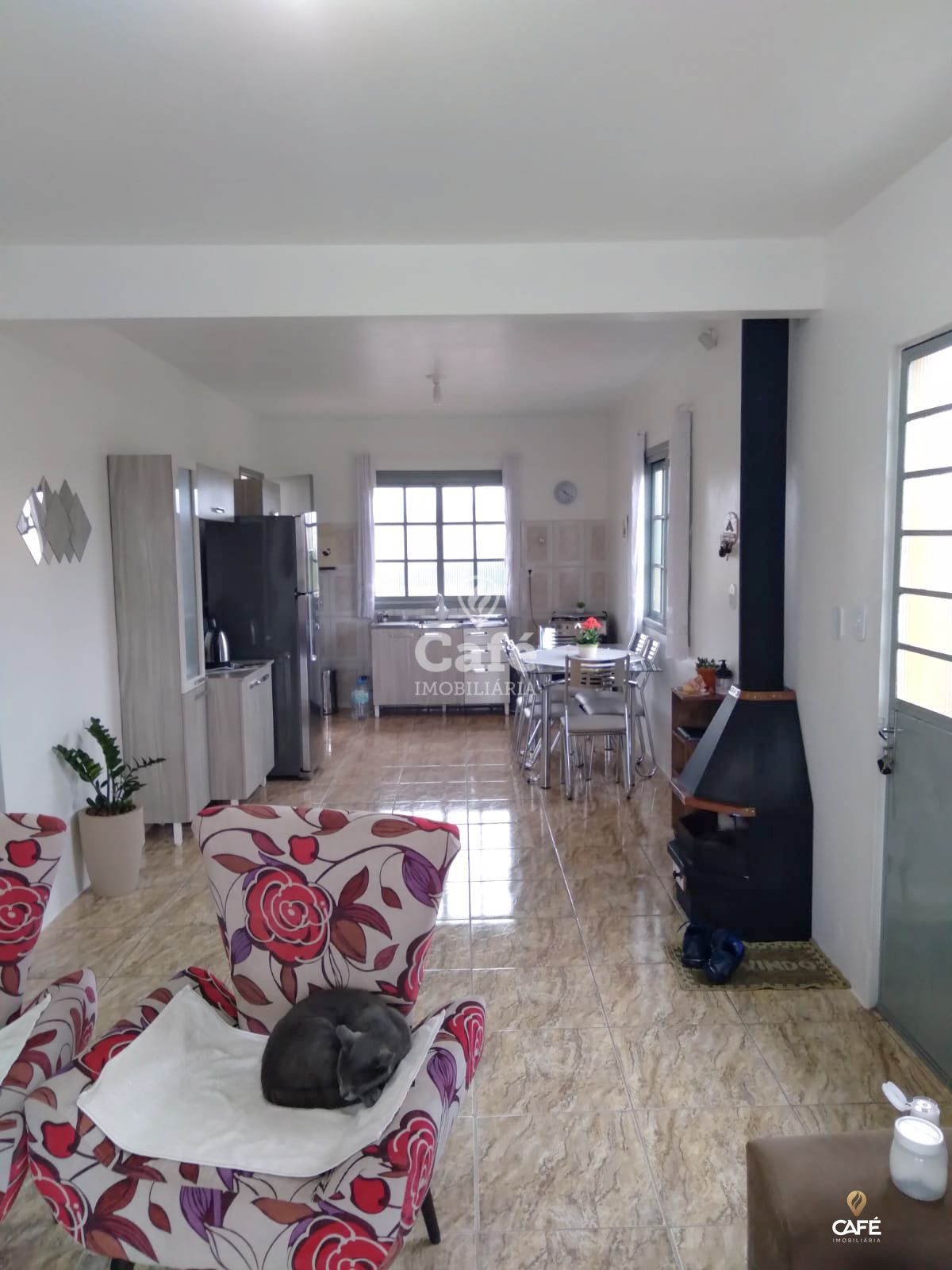 Casa à venda com 4 quartos, 220m² - Foto 4