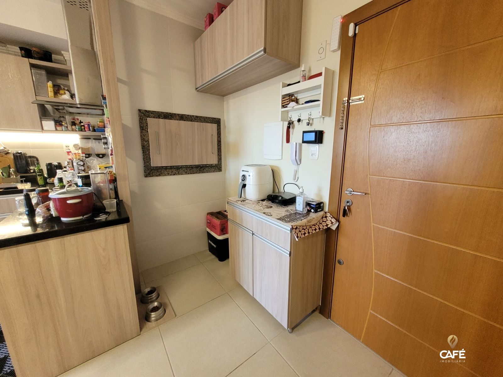 Apartamento à venda com 2 quartos, 68m² - Foto 2