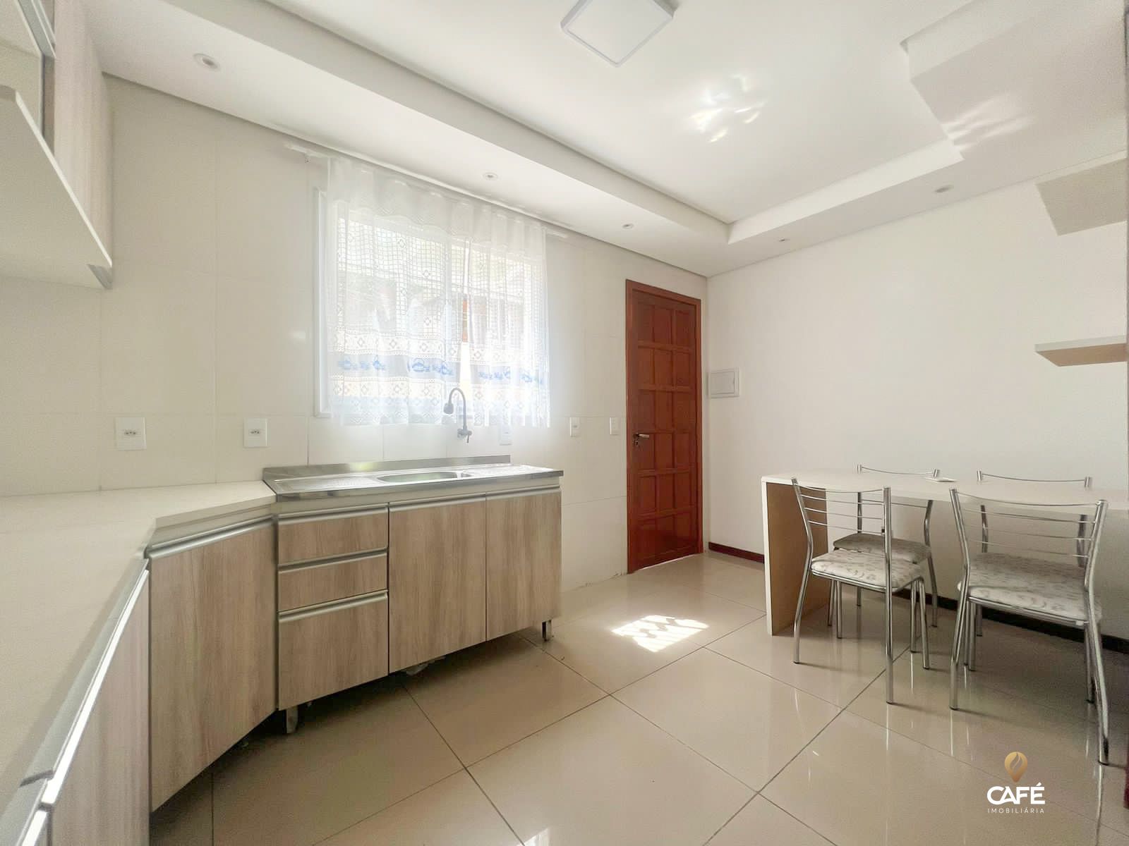 Casa à venda com 2 quartos, 61m² - Foto 5