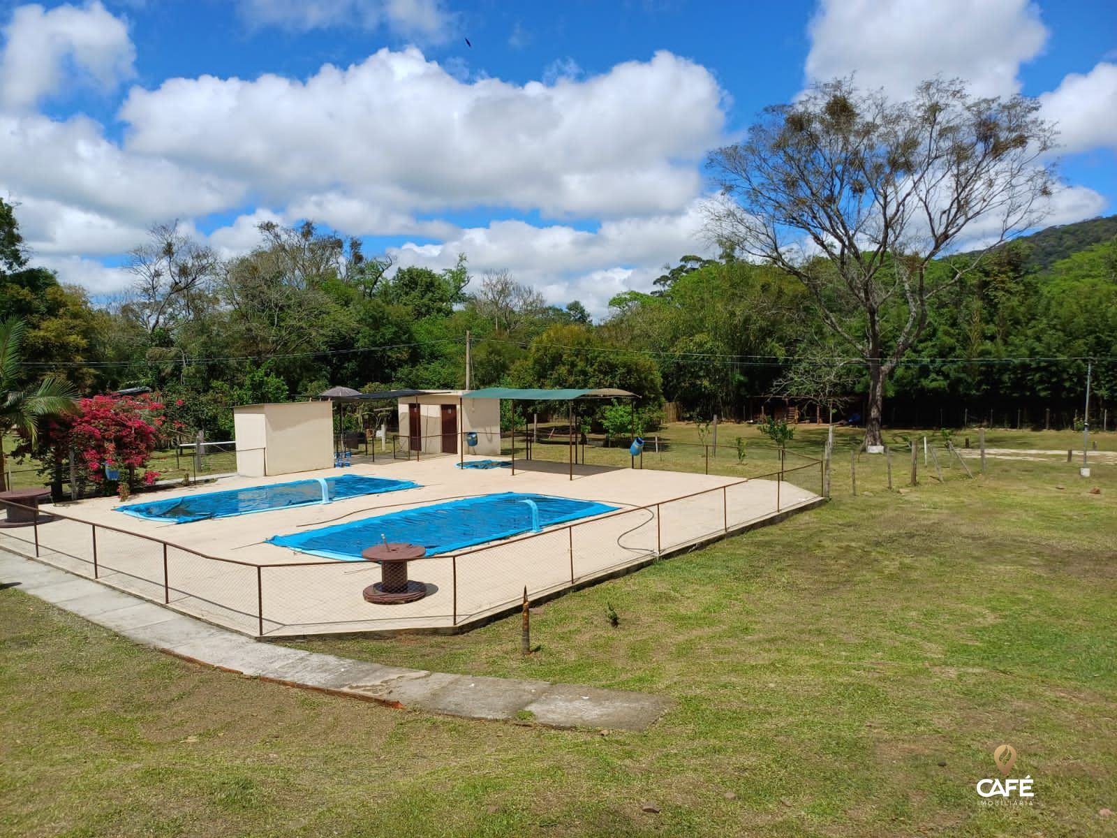 Fazenda à venda com 2 quartos, 130m² - Foto 2