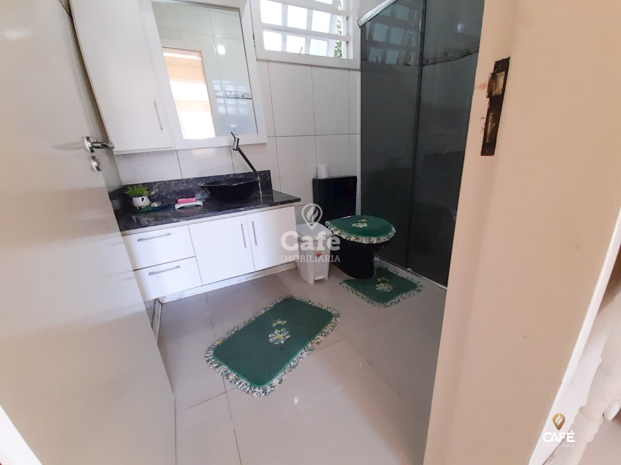 Casa à venda com 6 quartos, 261m² - Foto 6