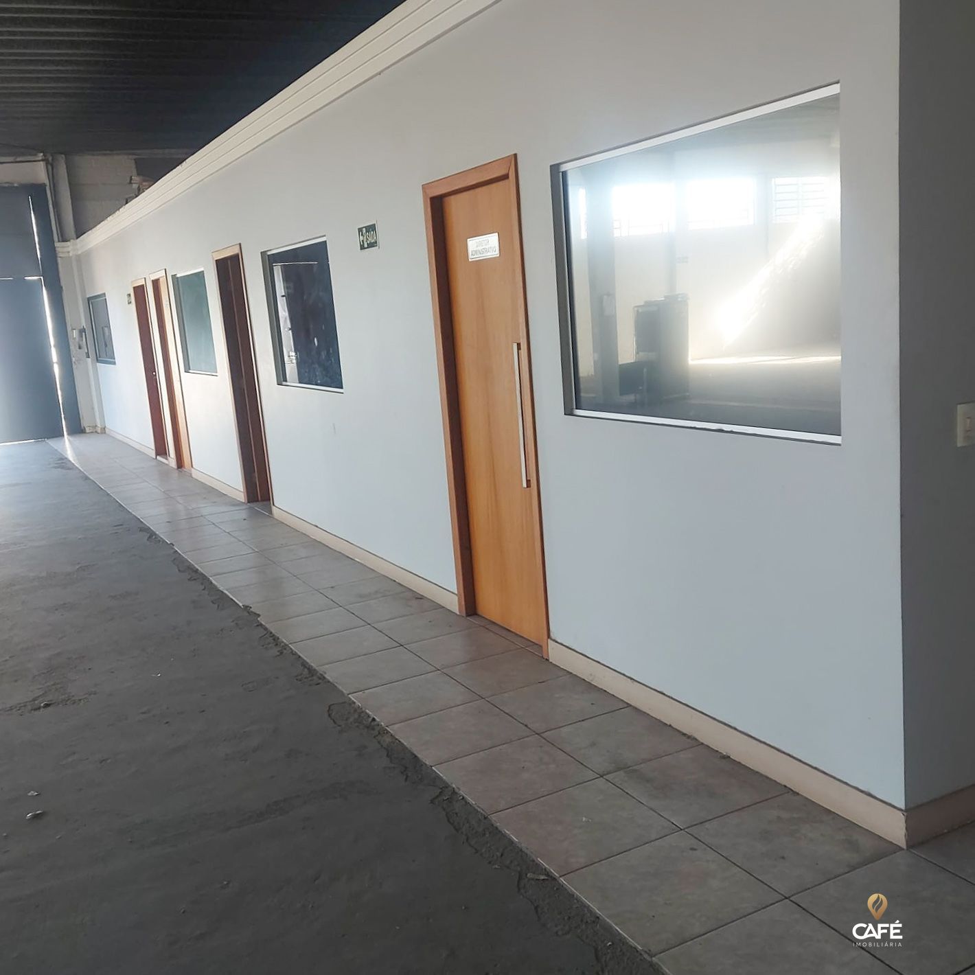 Depósito-Galpão-Armazém à venda com 4 quartos, 500m² - Foto 2