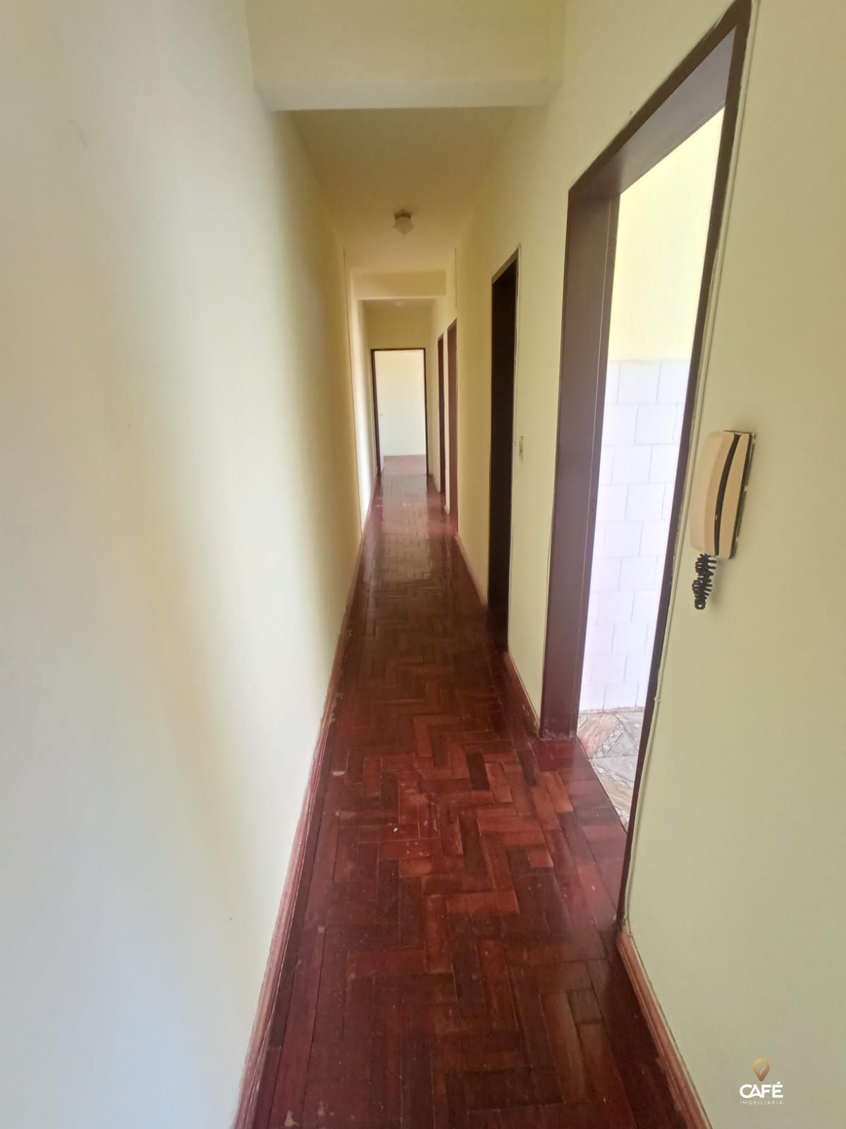 Apartamento à venda com 3 quartos, 75m² - Foto 4