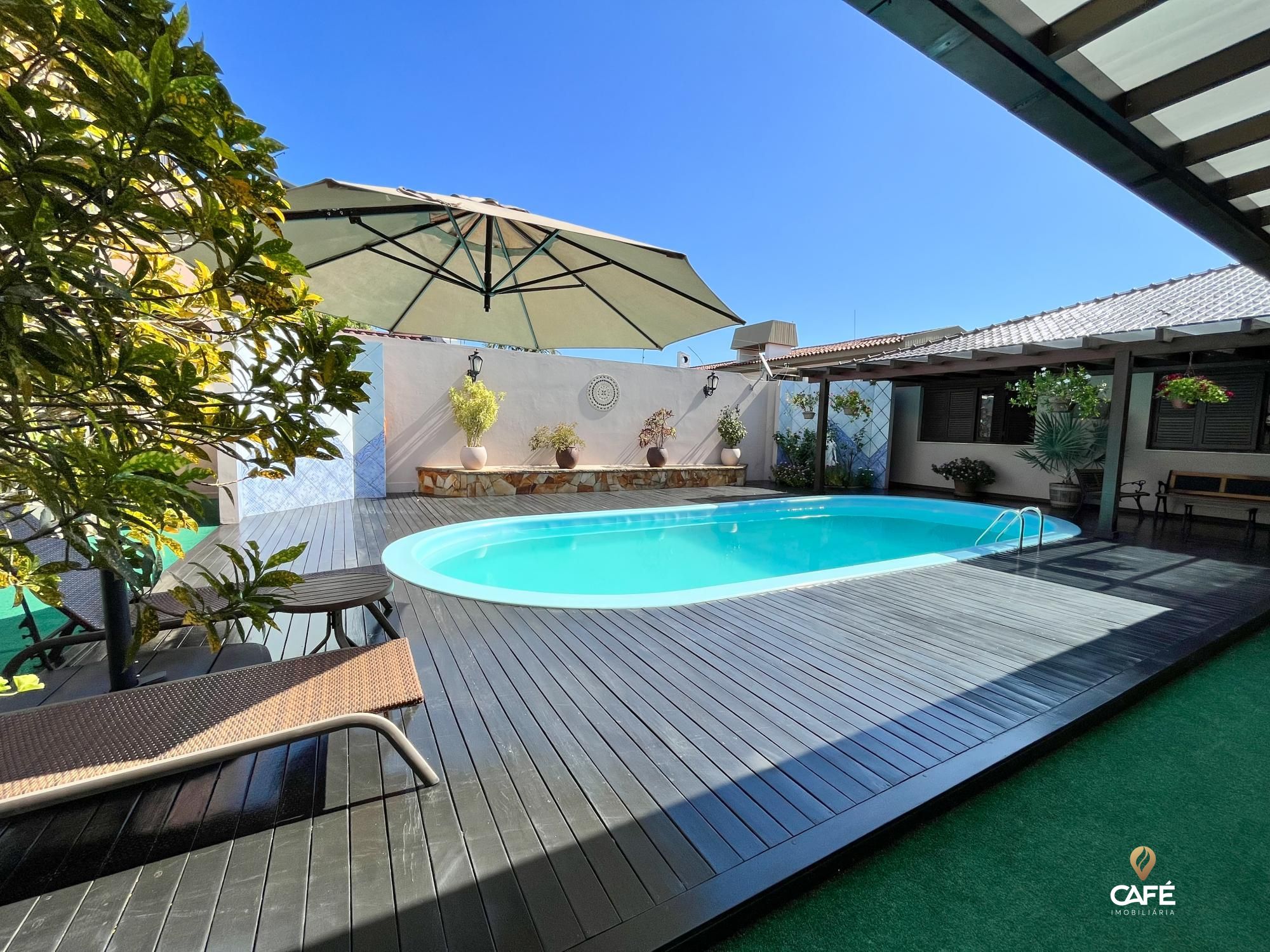 Casa, 8 quartos, 604 m² - Foto 1