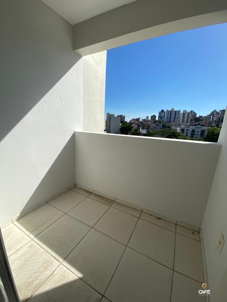 Apartamento à venda com 2 quartos, 67m² - Foto 4