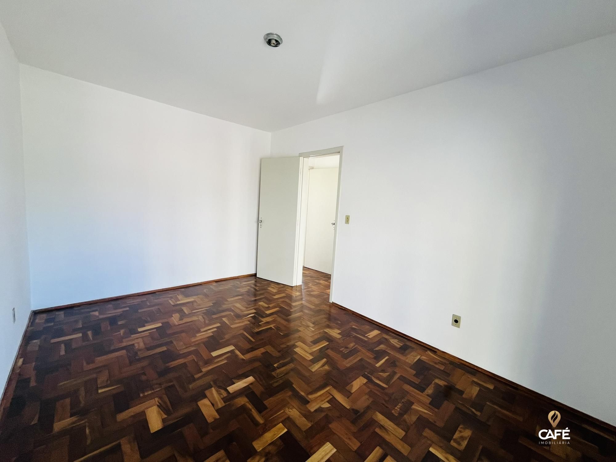 Apartamento à venda com 2 quartos, 78m² - Foto 2