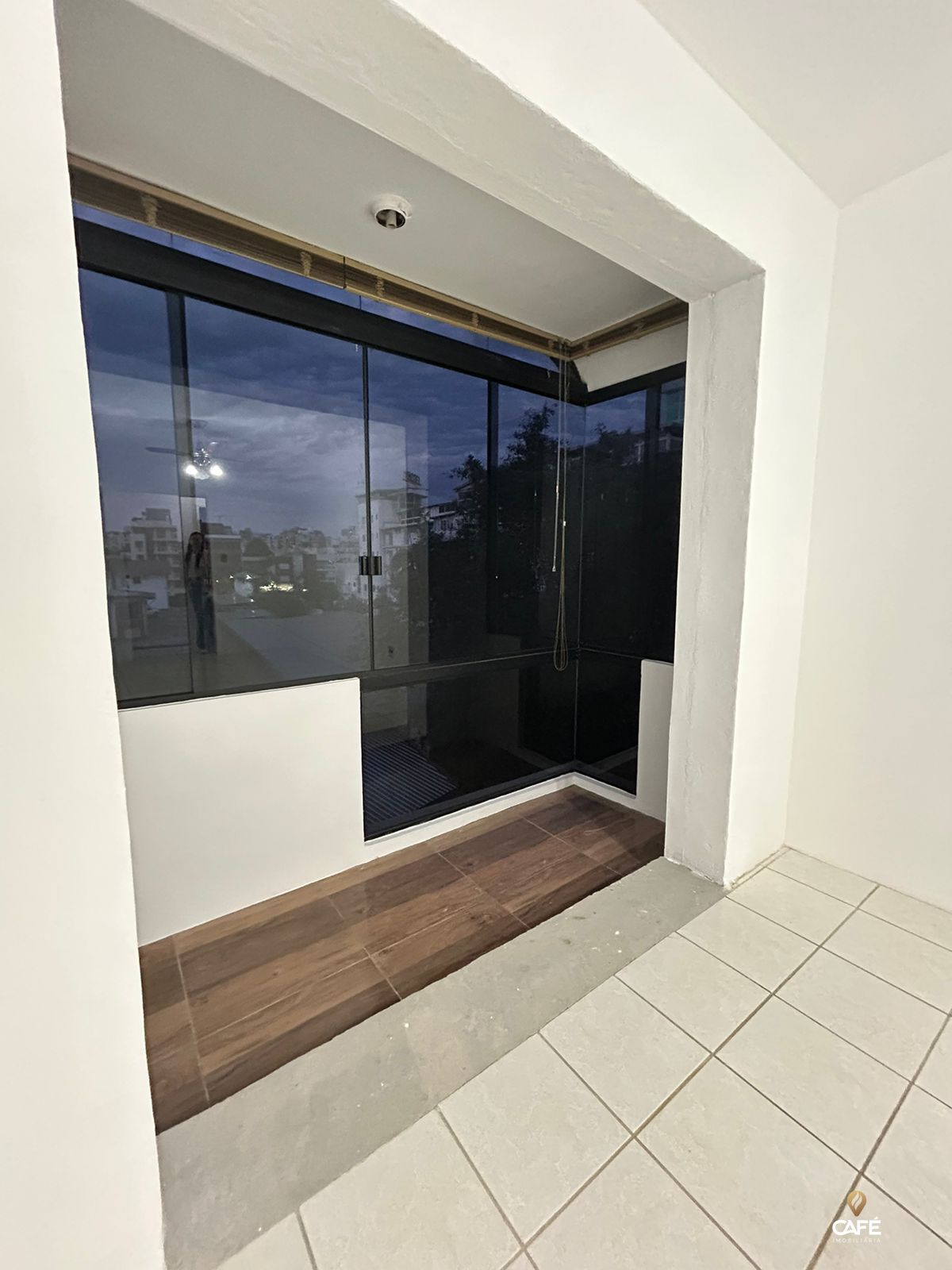 Apartamento à venda com 2 quartos, 65m² - Foto 4