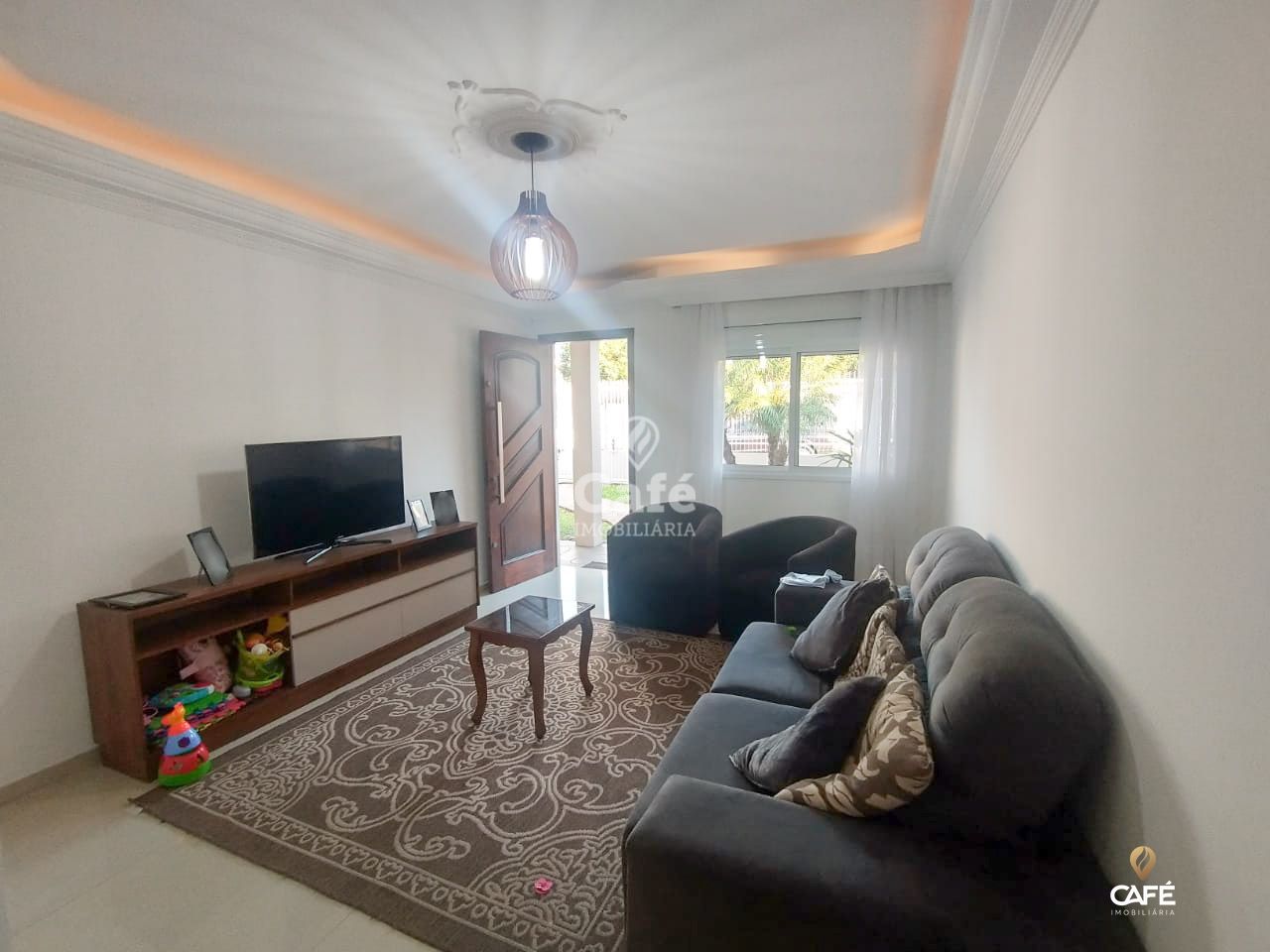 Casa à venda com 3 quartos, 240m² - Foto 2