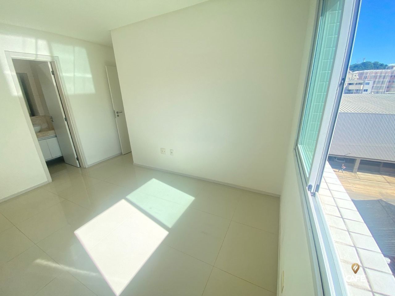 Apartamento à venda com 2 quartos, 64m² - Foto 7