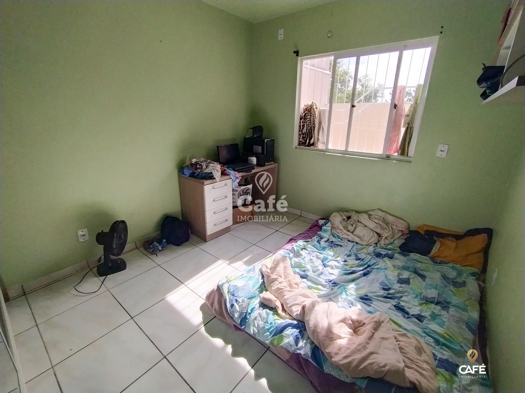 Casa à venda com 2 quartos, 49m² - Foto 4