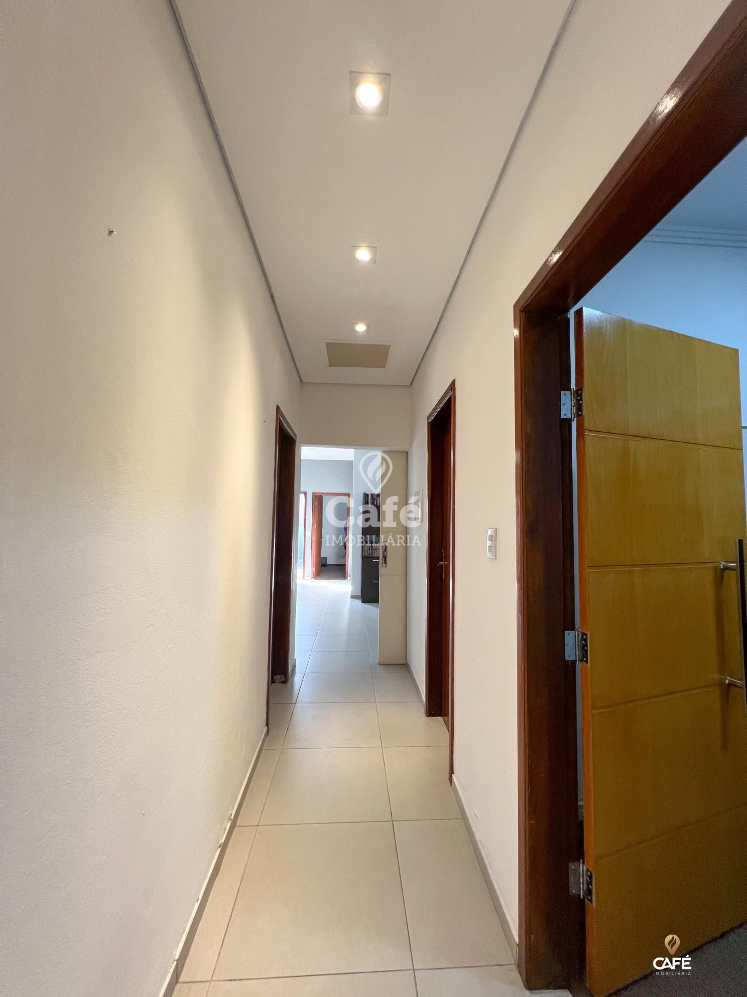 Casa à venda com 4 quartos, 241m² - Foto 10