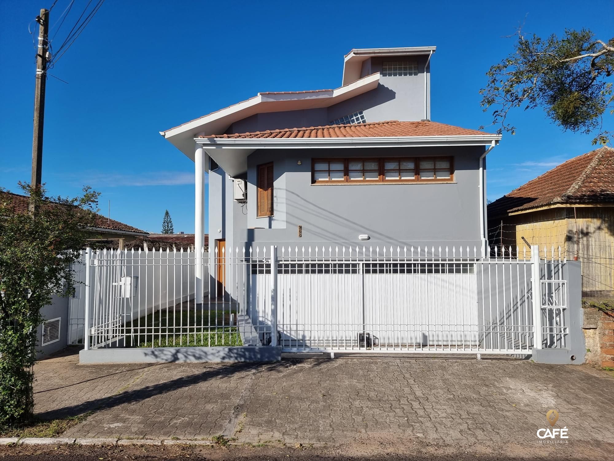 Casa à venda com 4 quartos, 342m² - Foto 1