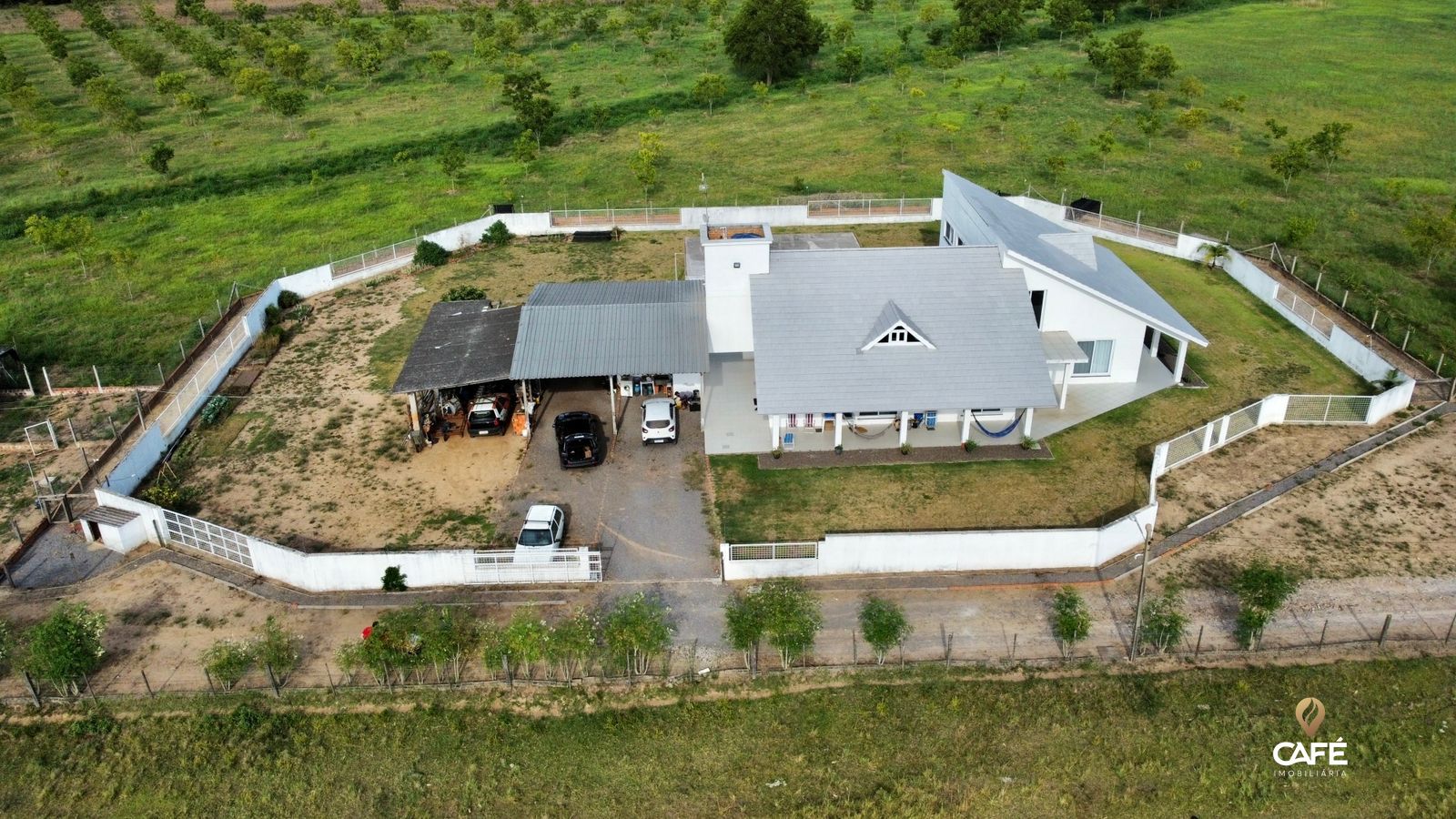Sítio à venda com 3 quartos, 600m² - Foto 1
