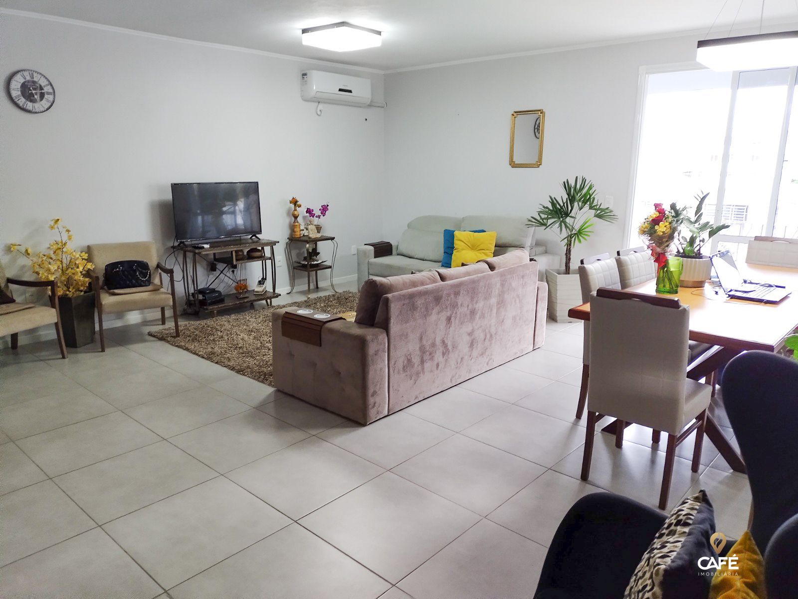 Apartamento à venda com 3 quartos, 140m² - Foto 1