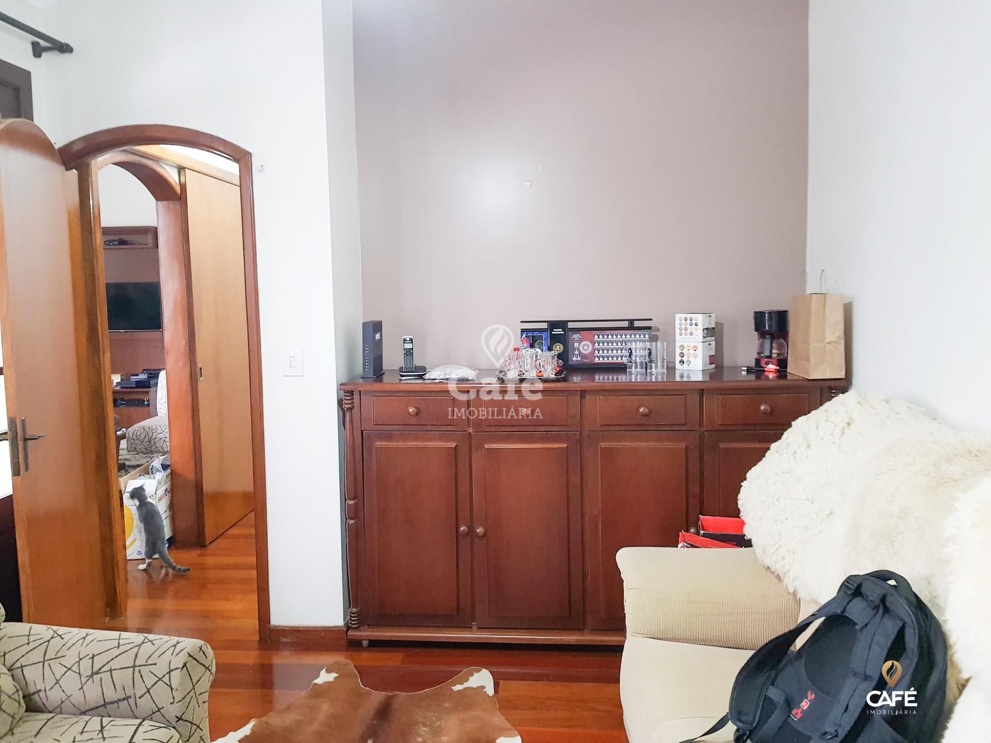 Apartamento à venda com 3 quartos, 180m² - Foto 1