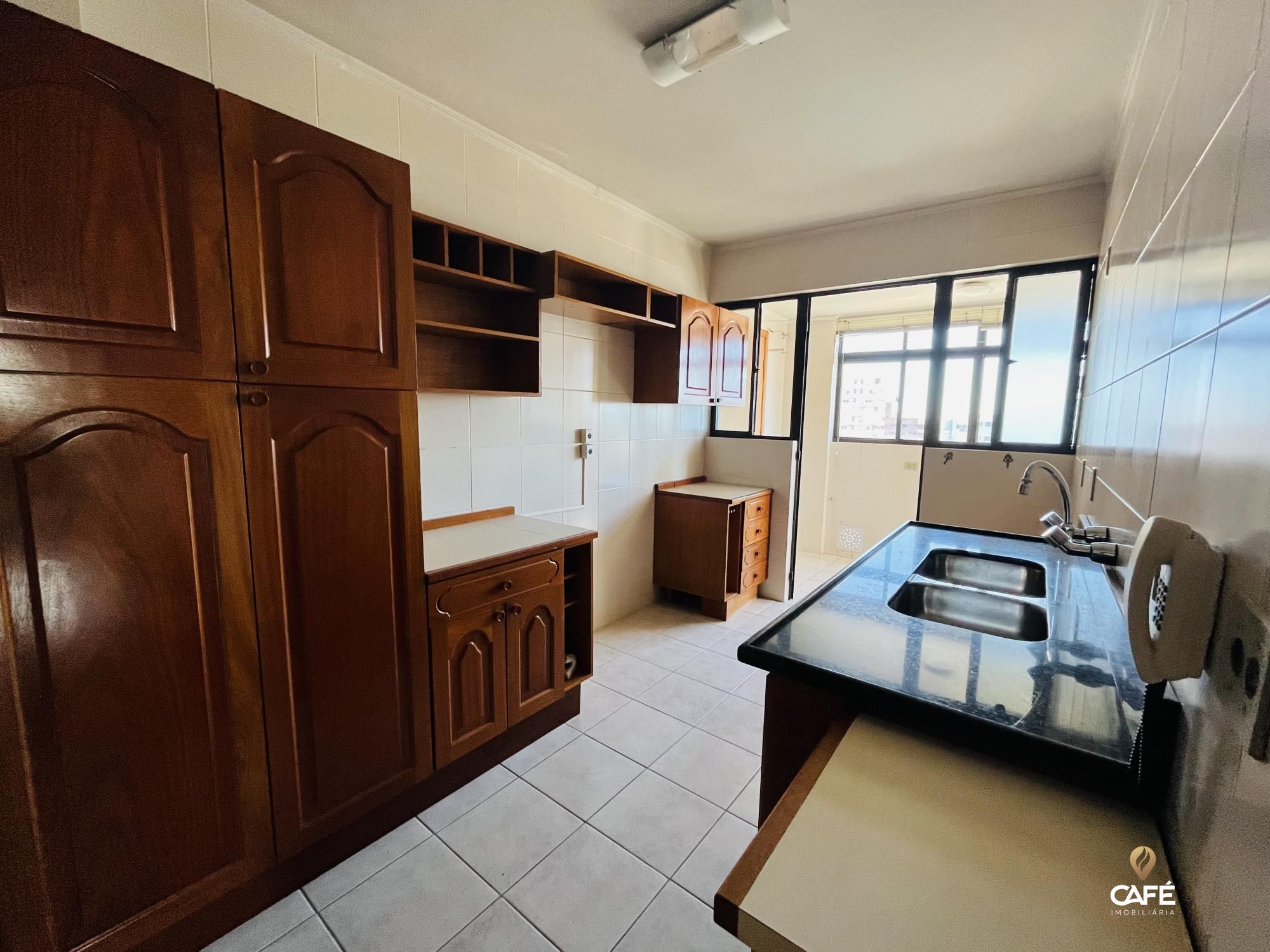 Apartamento à venda com 3 quartos, 140m² - Foto 4