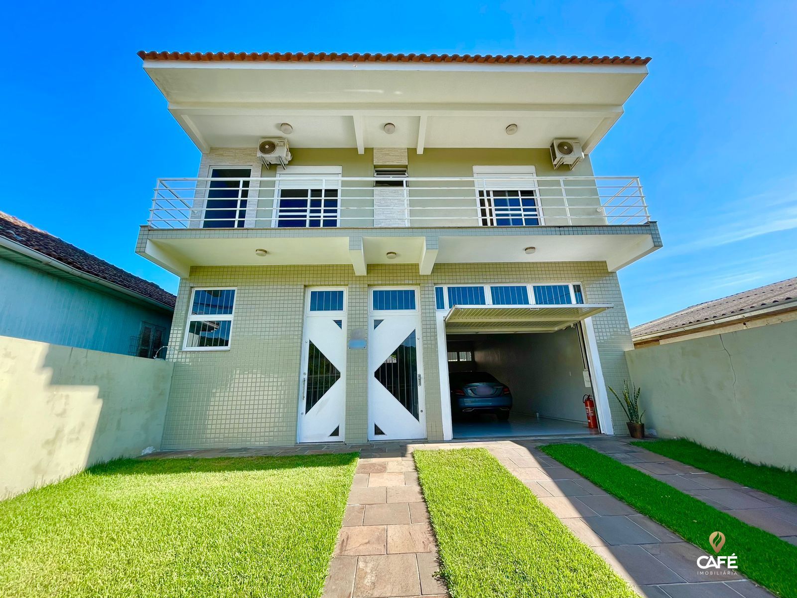 Casa à venda com 3 quartos, 230m² - Foto 1