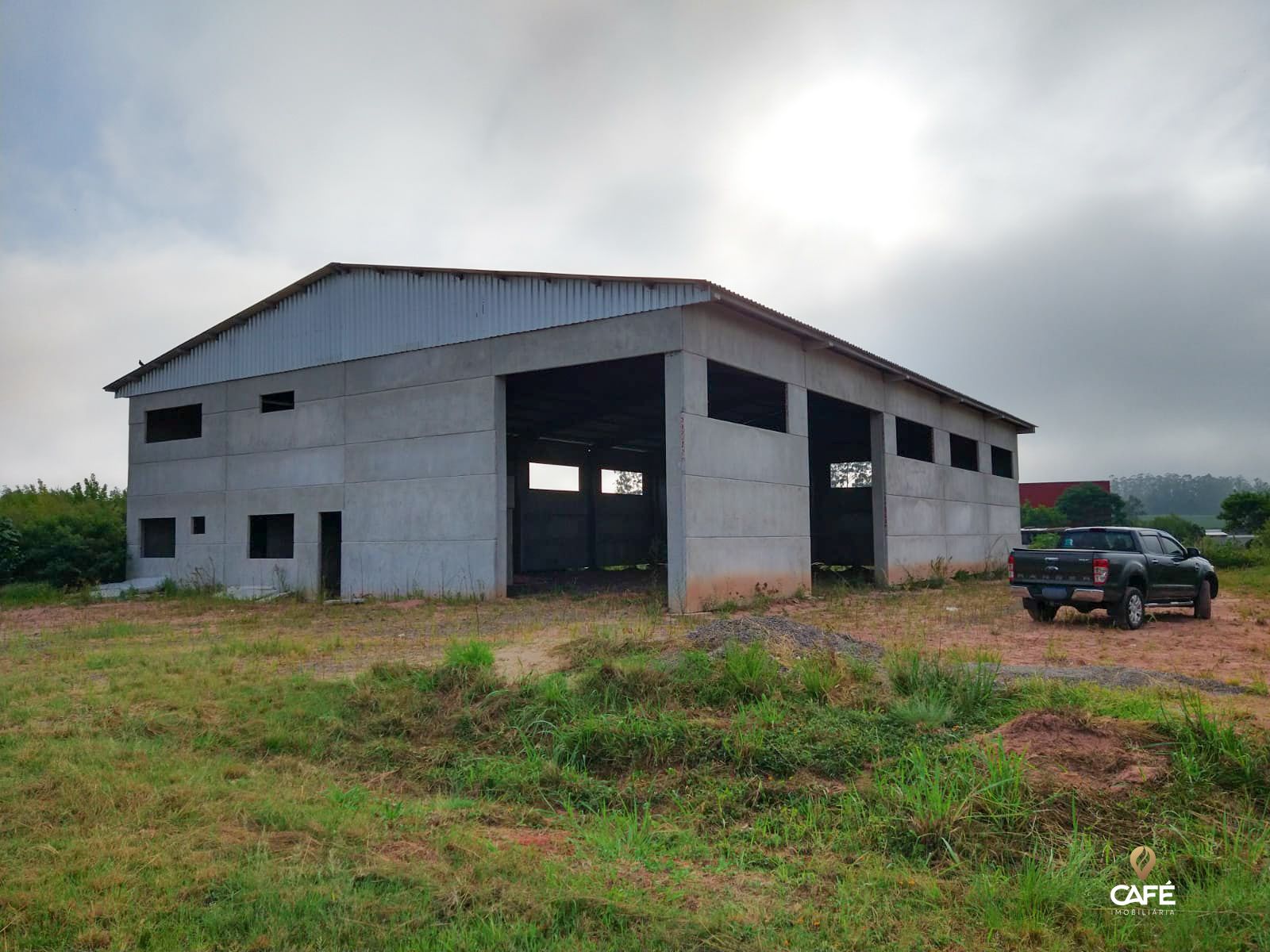 Depósito-Galpão-Armazém para alugar com 1 quarto, 600m² - Foto 1