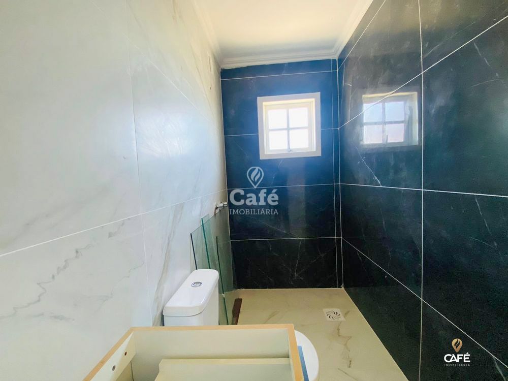 Casa à venda com 4 quartos, 310m² - Foto 2