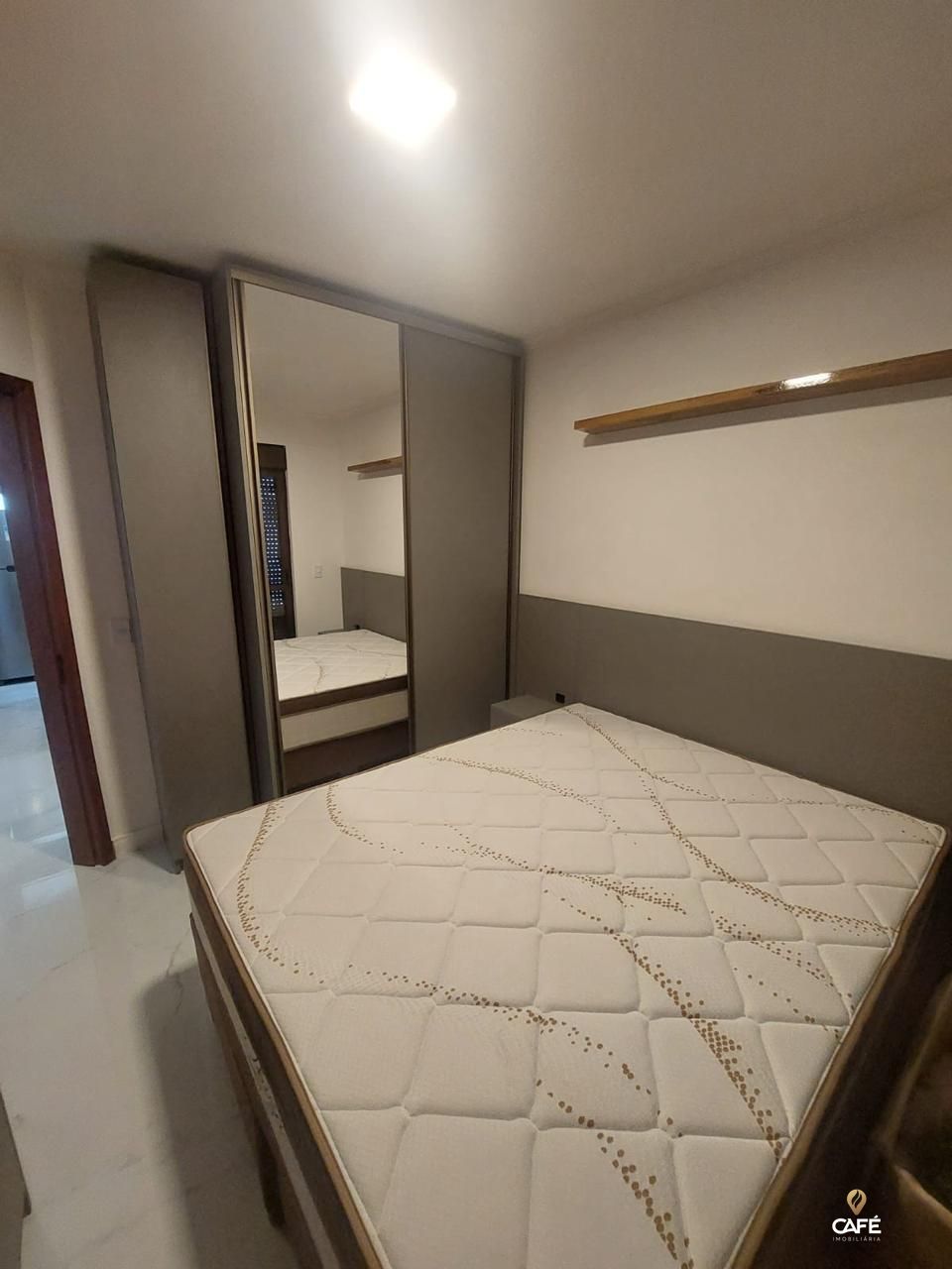 Apartamento à venda com 1 quarto, 41m² - Foto 2