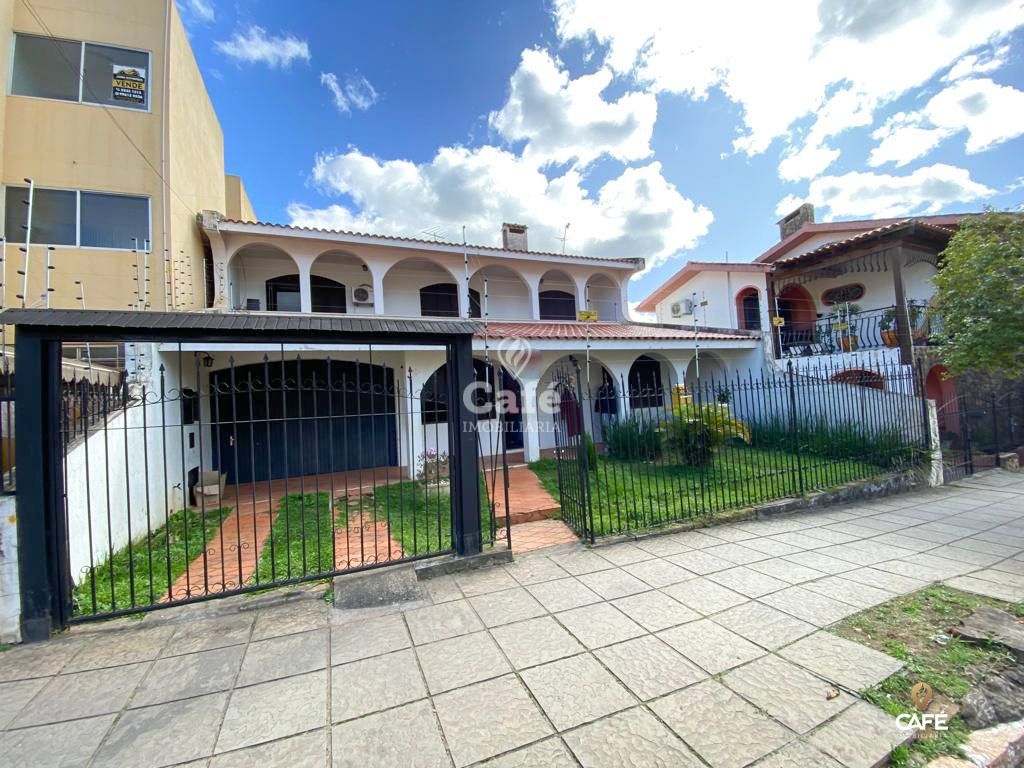 Casa à venda com 4 quartos, 257m² - Foto 1