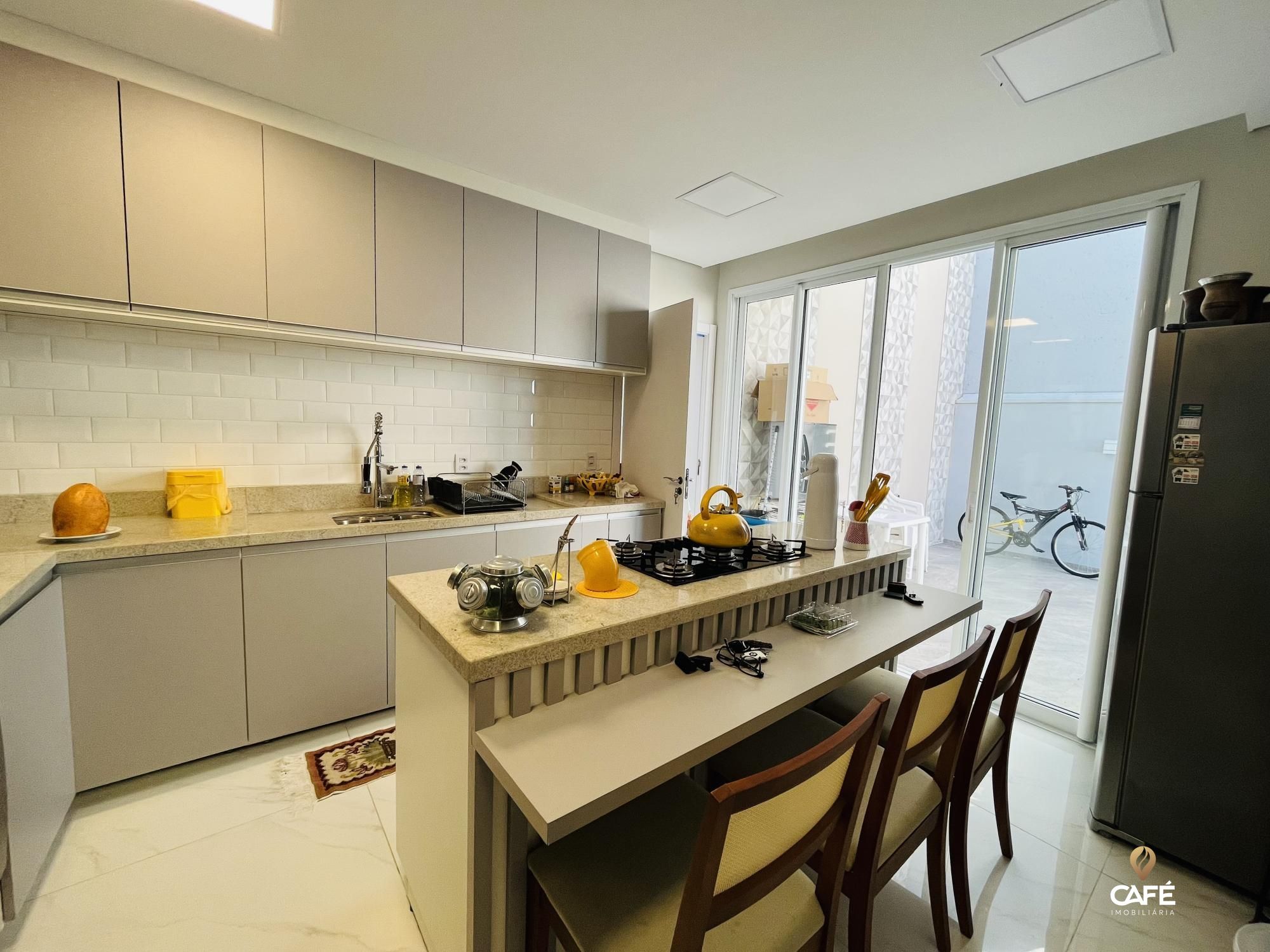 Casa, 4 quartos, 242 m² - Foto 4