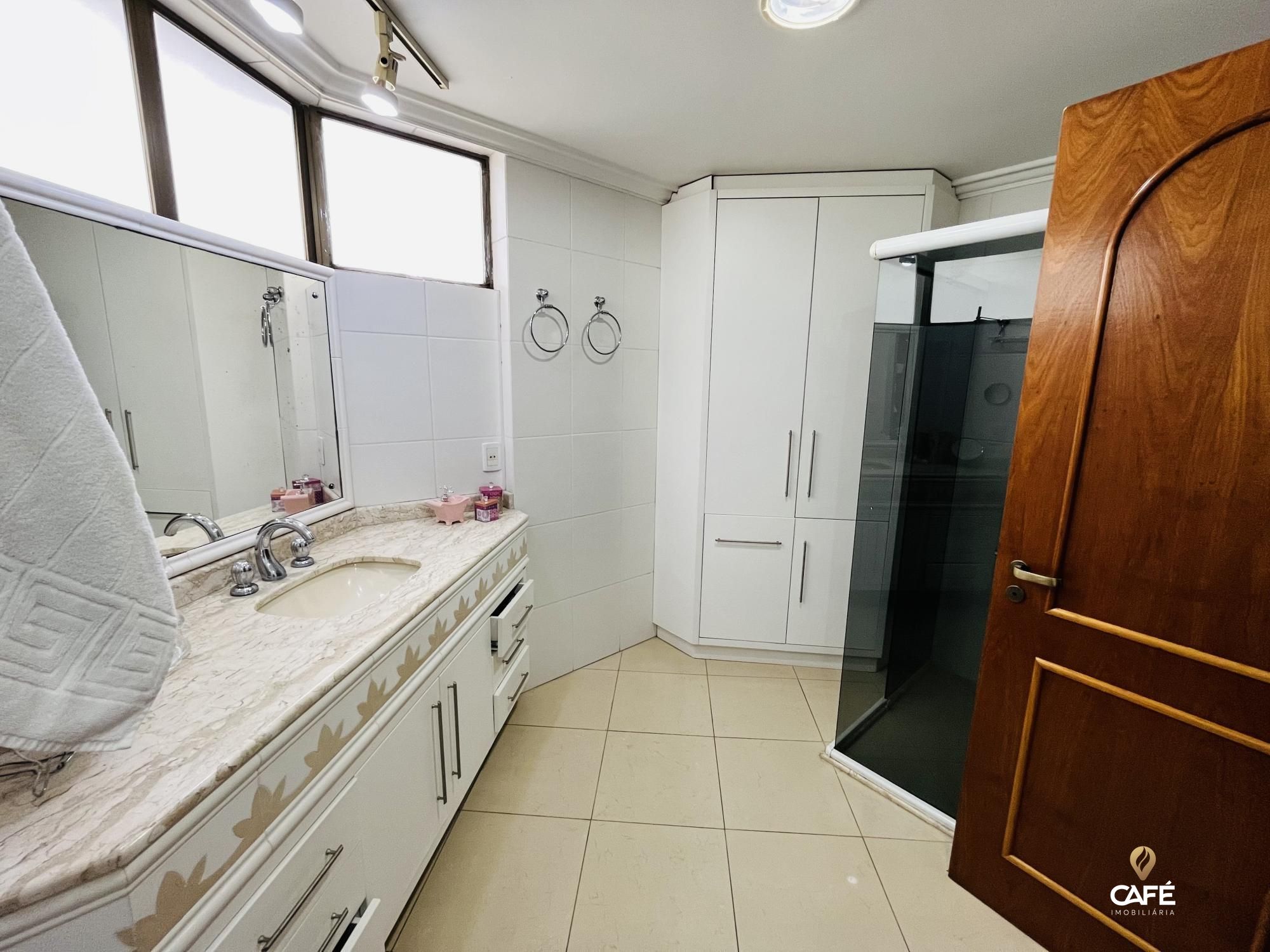 Apartamento à venda com 4 quartos, 225m² - Foto 21