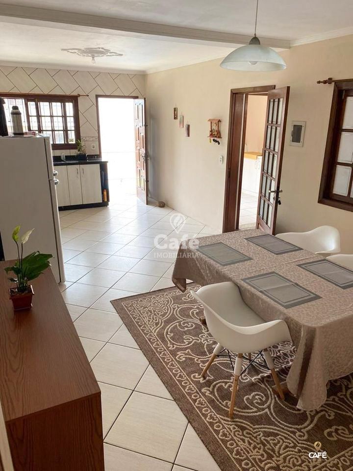 Casa à venda com 3 quartos, 240m² - Foto 4