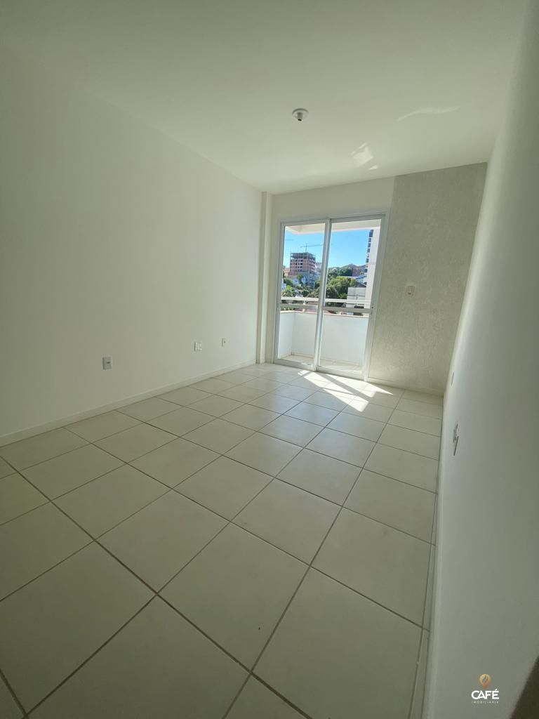 Apartamento à venda com 2 quartos, 67m² - Foto 2