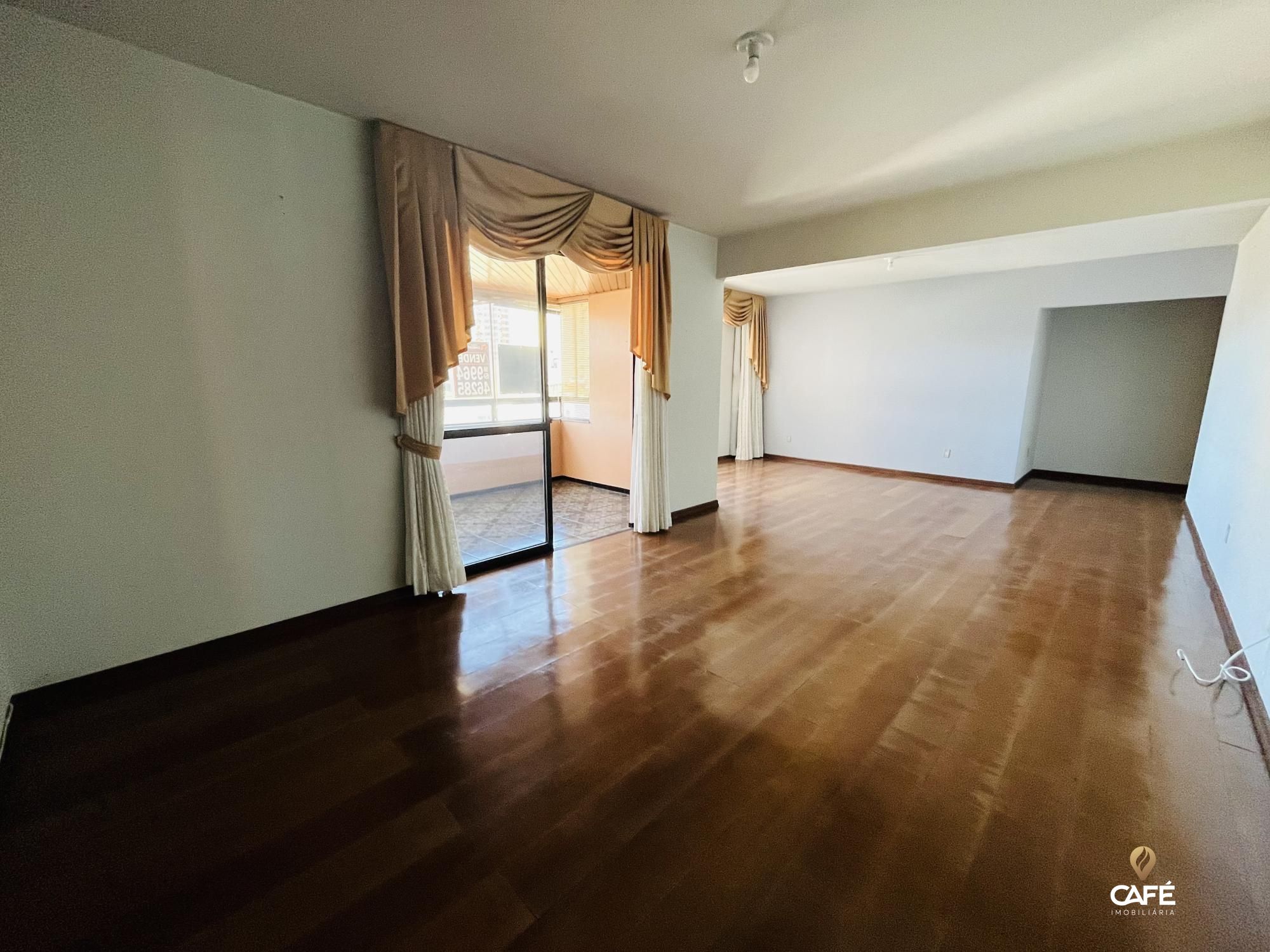 Apartamento à venda com 3 quartos, 140m² - Foto 1