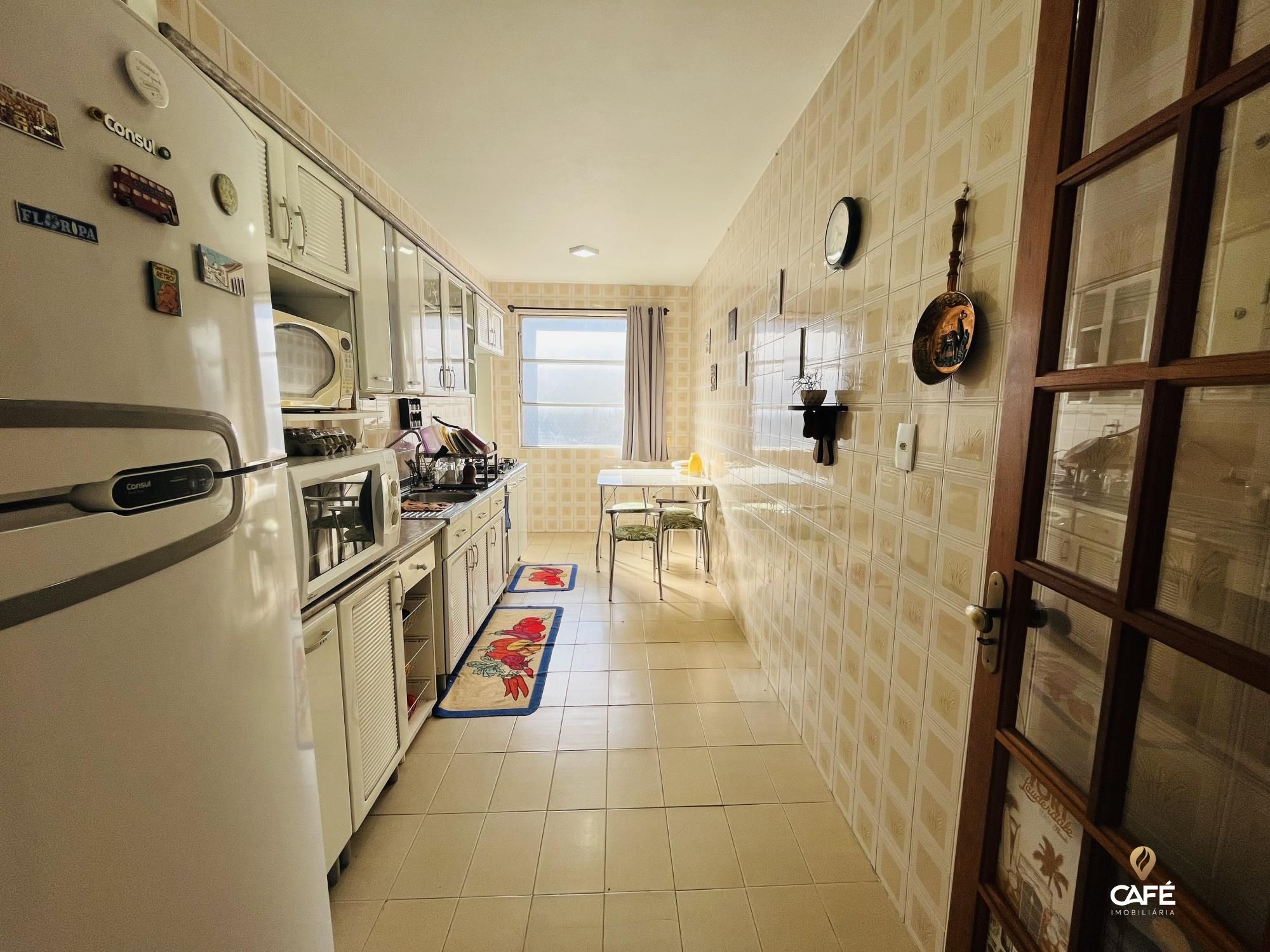 Apartamento à venda com 3 quartos, 159m² - Foto 4