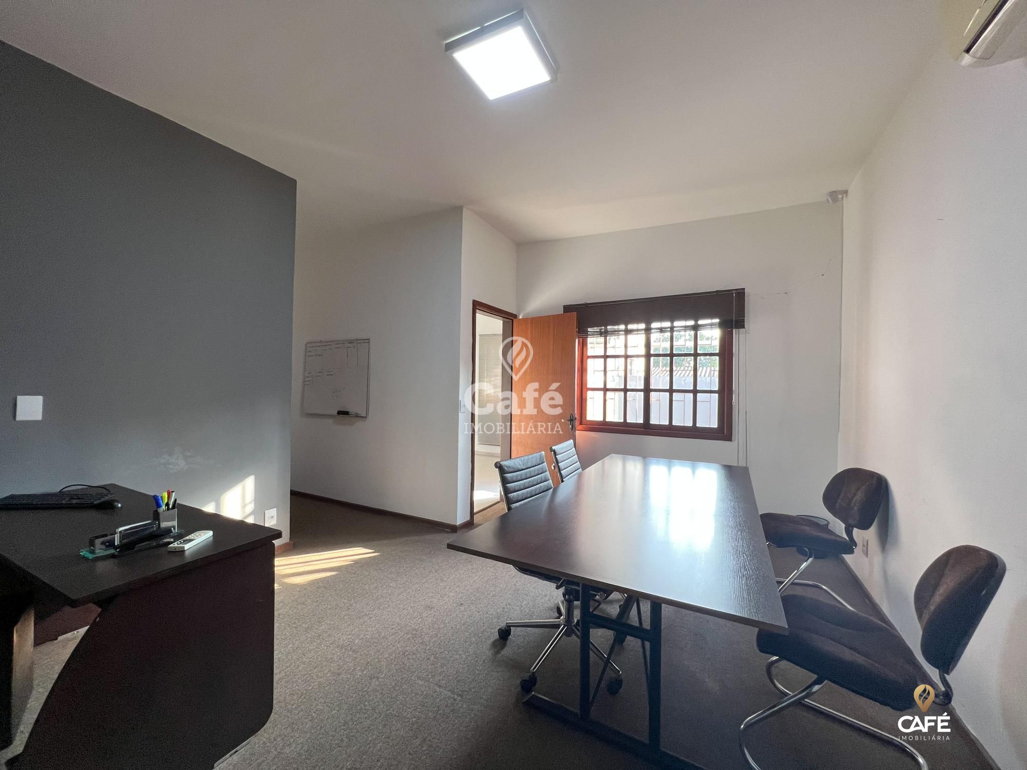 Casa à venda com 4 quartos, 241m² - Foto 22