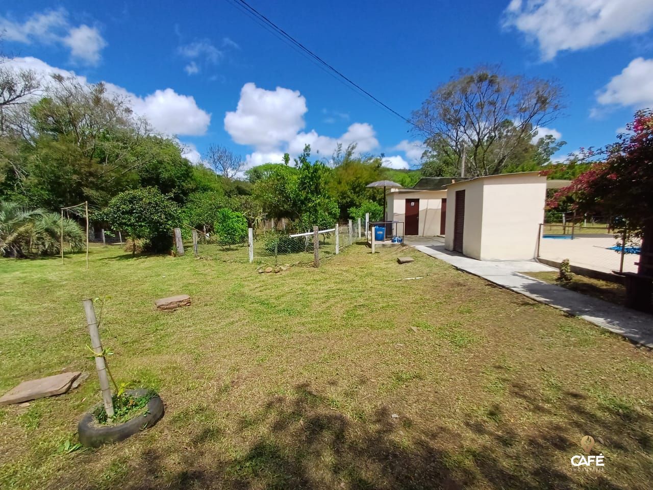 Fazenda à venda com 2 quartos, 130m² - Foto 1