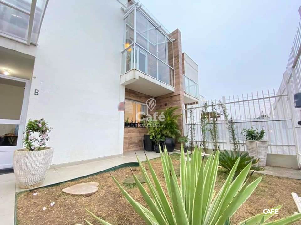 Casa à venda com 2 quartos, 72m² - Foto 1