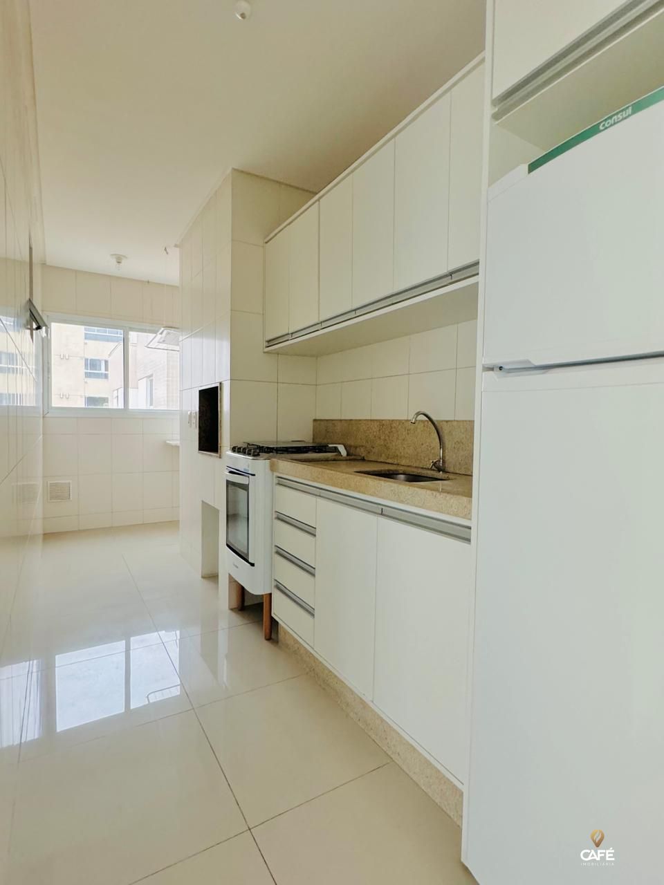 Apartamento à venda com 2 quartos, 64m² - Foto 4