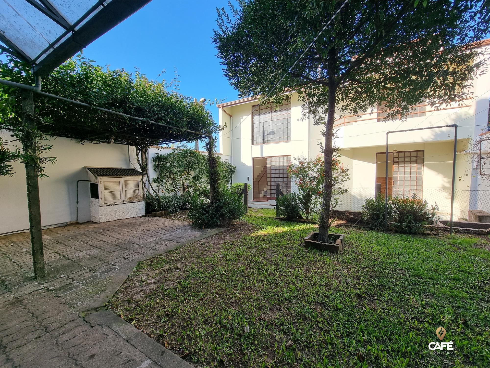 Casa à venda com 4 quartos, 342m² - Foto 2