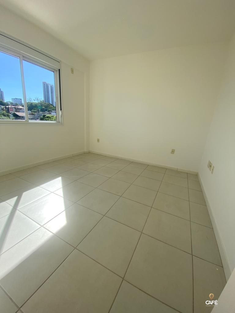 Apartamento à venda com 2 quartos, 67m² - Foto 3