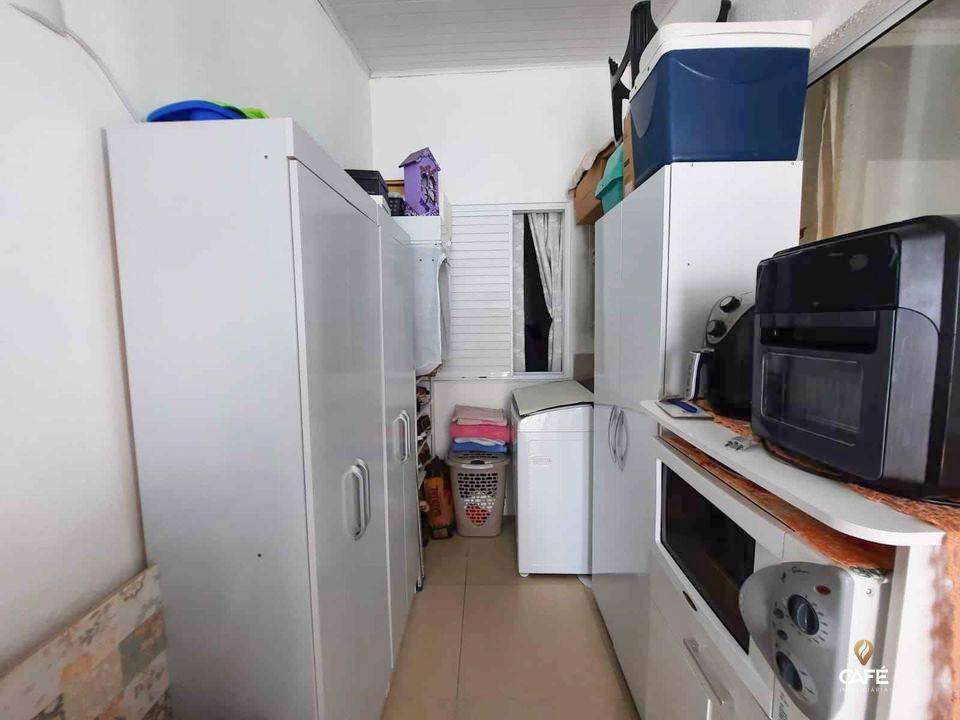 Casa à venda com 2 quartos, 65m² - Foto 12