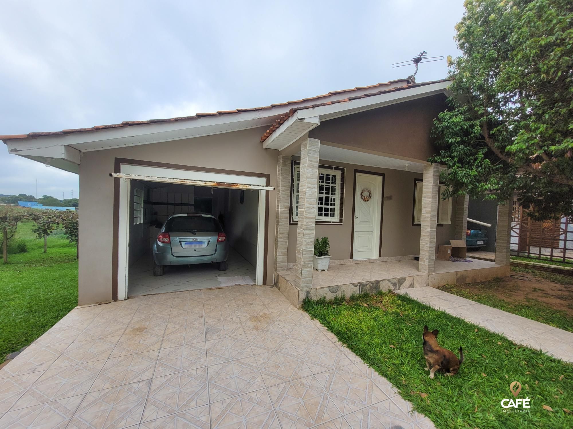 Casa à venda com 3 quartos, 121m² - Foto 1