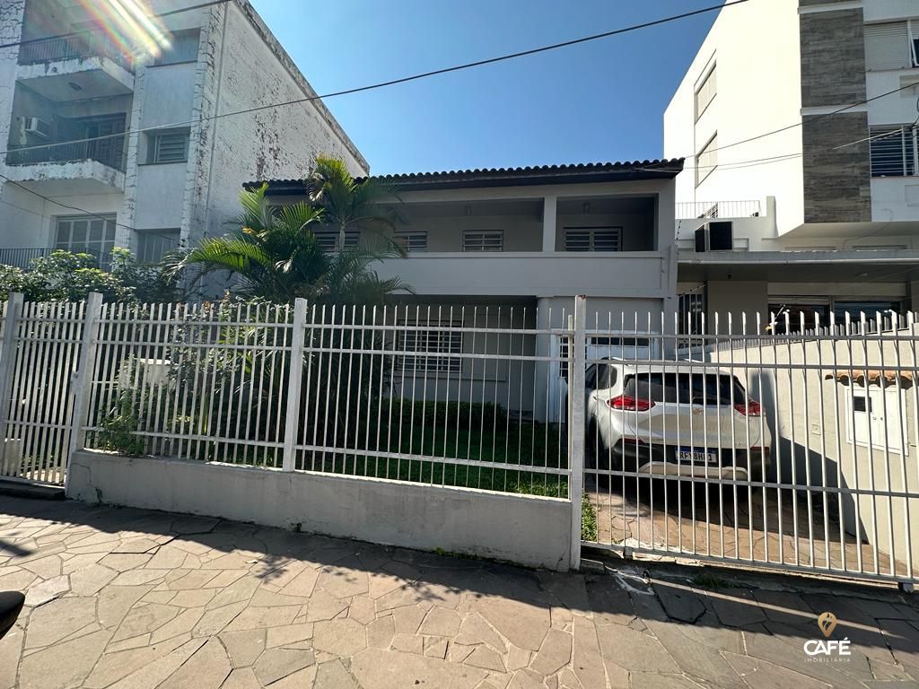 Casa à venda com 6 quartos, 370m² - Foto 1