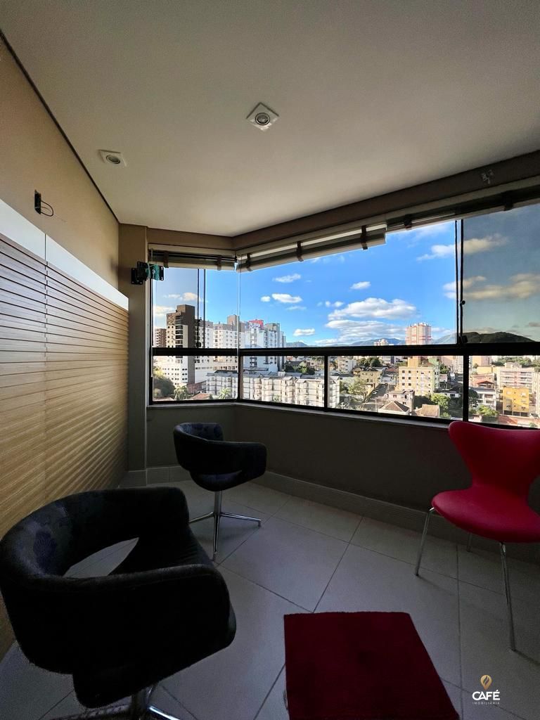 Apartamento à venda com 3 quartos, 200m² - Foto 3