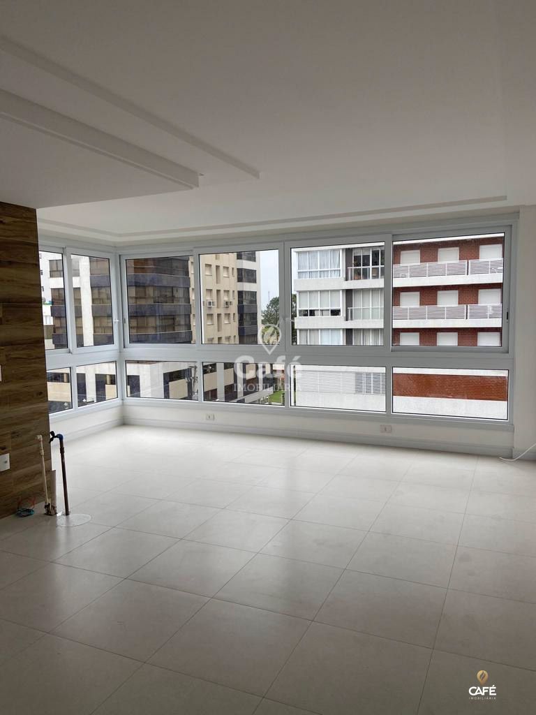 Apartamento à venda com 3 quartos, 76m² - Foto 3