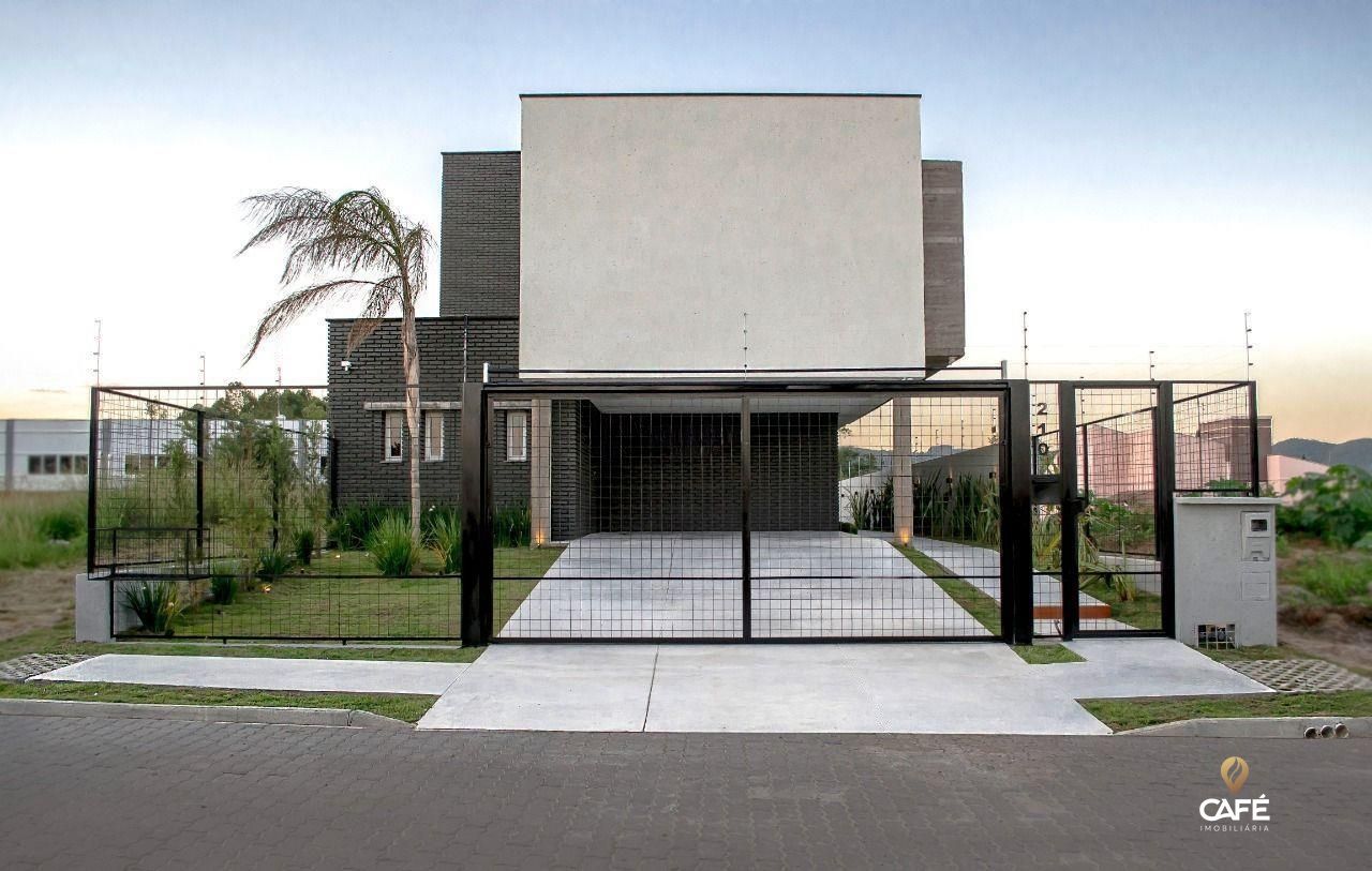 Casa, 3 quartos, 341 m² - Foto 1