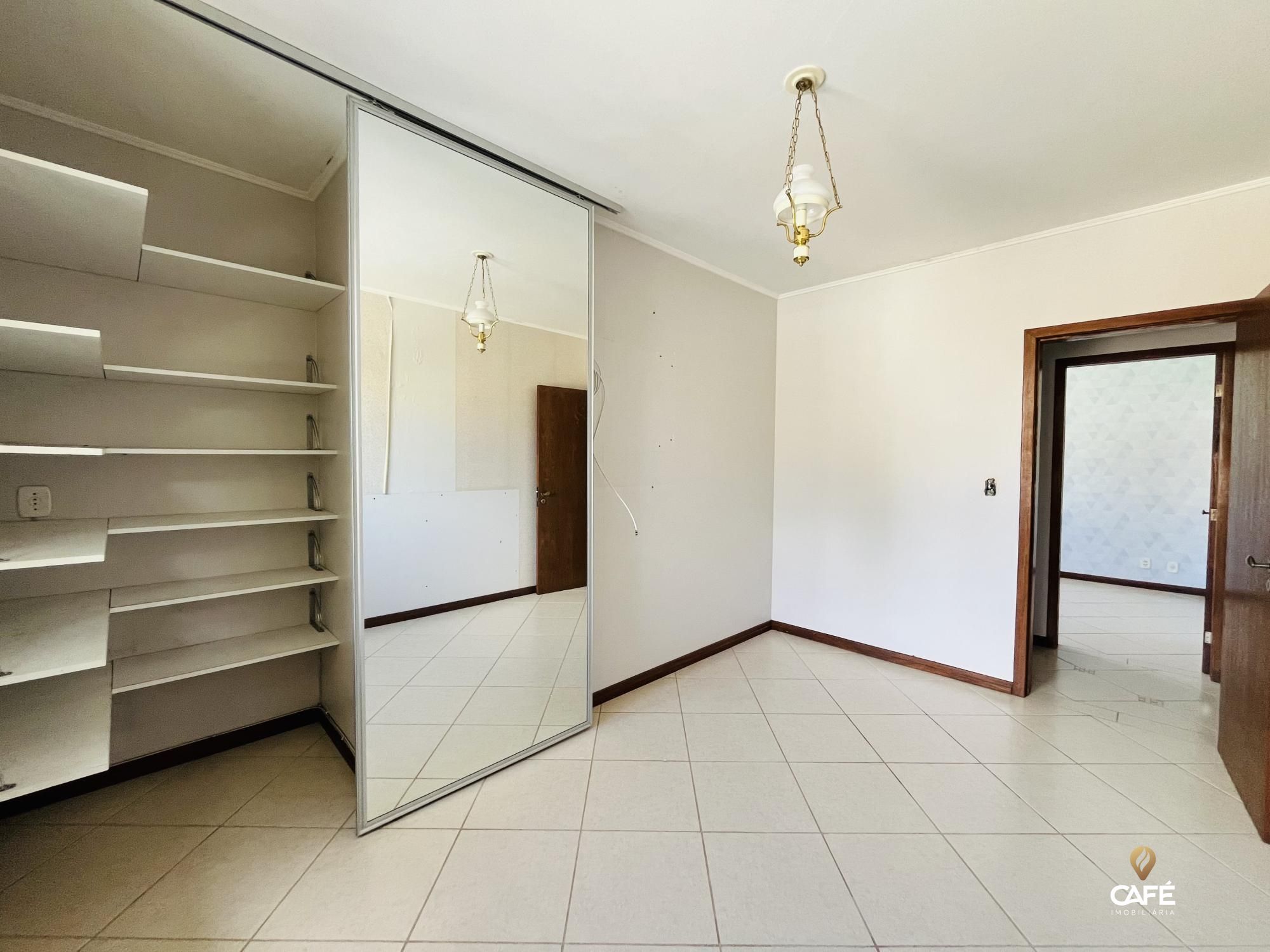 Casa à venda com 6 quartos, 280m² - Foto 18