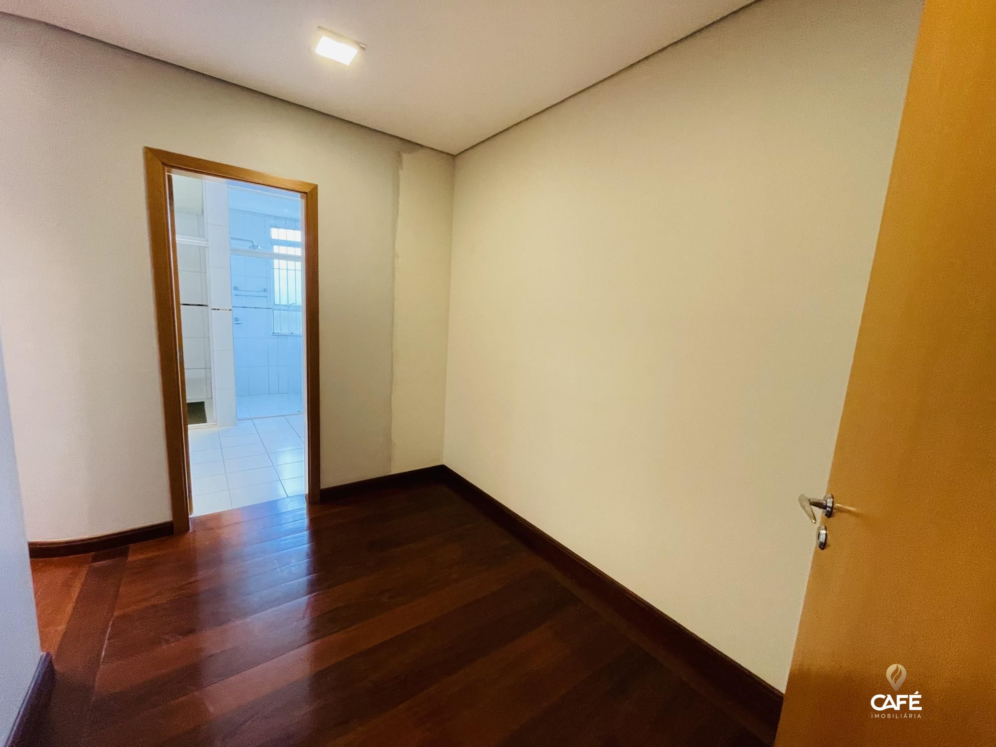 Apartamento à venda com 4 quartos, 221m² - Foto 24