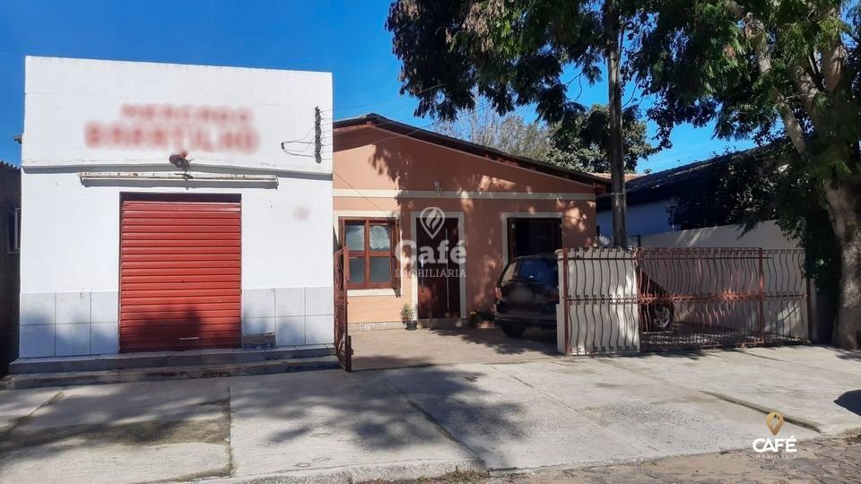 Casa à venda e aluguel com 3 quartos, 130m² - Foto 1