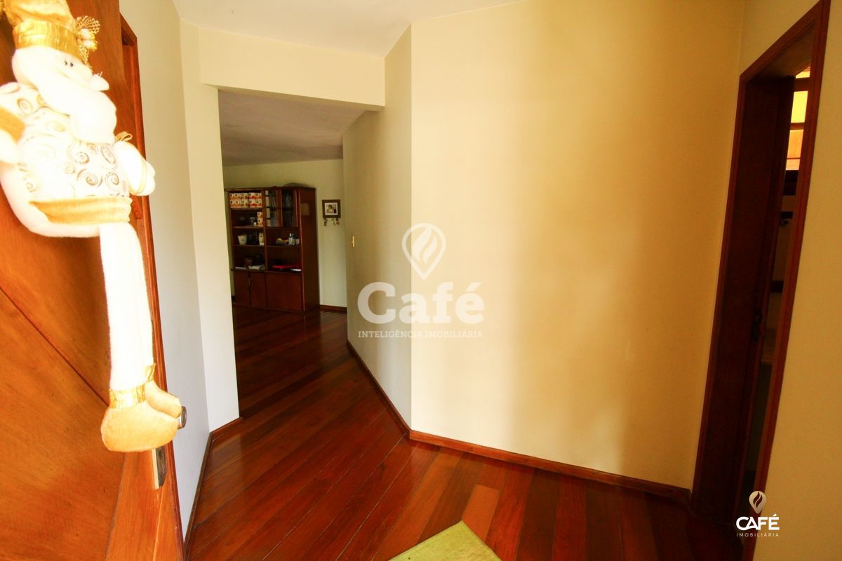 Casa à venda com 5 quartos, 411m² - Foto 3